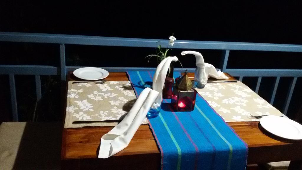 Mistletoe Homestay & Cafe Munnar Zewnętrze zdjęcie