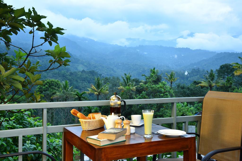 Mistletoe Homestay & Cafe Munnar Zewnętrze zdjęcie