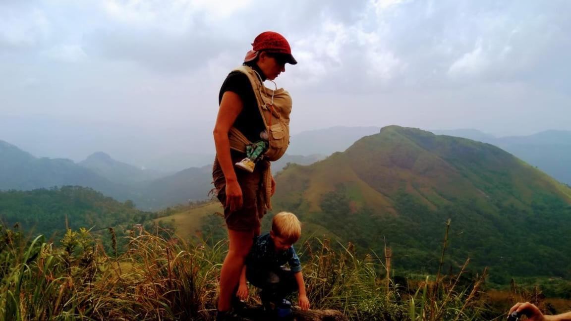 Mistletoe Homestay & Cafe Munnar Zewnętrze zdjęcie