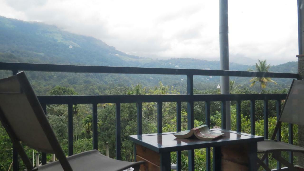 Mistletoe Homestay & Cafe Munnar Zewnętrze zdjęcie